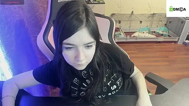 Snapshot of Crazy_forest_fairy chatting on March 23, 3:32 am Crazy forest fairy online show from March 23, 3:32 am