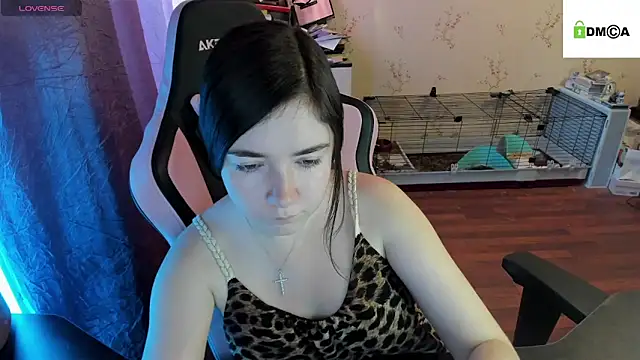 Snapshot of Crazy_forest_fairy chatting on October 9, 5:05 am Crazy forest fairy online show from October 9, 5:05 am