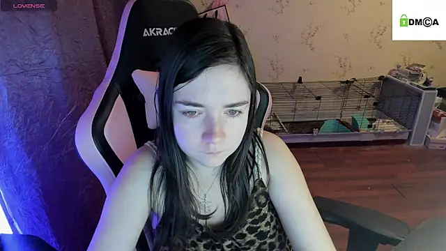 Snapshot of Crazy_forest_fairy chatting on October 11, 11:03 pm Crazy forest fairy online show from October 11, 11:03 pm