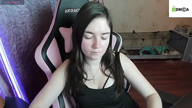 Snapshot of Crazy_forest_fairy chatting on October 17, 9:28 pm Crazy forest fairy online show from October 17, 9:28 pm