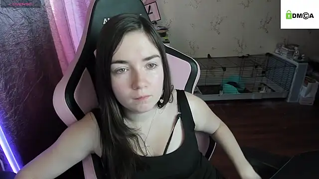 Snapshot of Crazy_forest_fairy chatting on October 18, 1:34 pm Crazy forest fairy online show from October 18, 1:34 pm