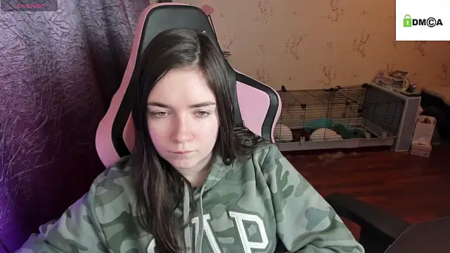 Snapshot of Crazy_forest_fairy chatting on October 21, 3:35 pm Crazy forest fairy online show from October 21, 3:35 pm