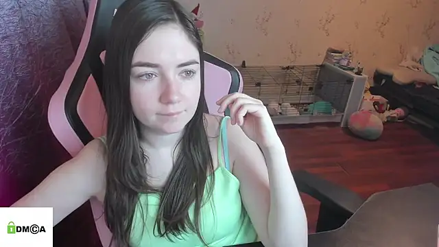 Snapshot of Crazy_forest_fairy chatting on February 1, 9:02 pm Crazy forest fairy online show from February 1, 9:02 pm