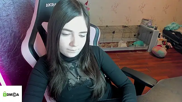 Snapshot of Crazy_forest_fairy chatting on February 6, 11:41 pm Crazy forest fairy online show from February 6, 11:41 pm