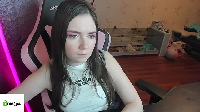 Snapshot of Crazy_forest_fairy chatting on February 11, 11:10 pm Crazy forest fairy online show from February 11, 11:10 pm