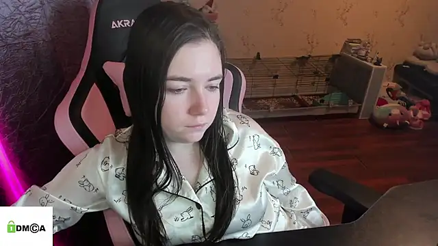 Snapshot of Crazy_forest_fairy chatting on February 15, 10:17 pm Crazy forest fairy online show from February 15, 10:17 pm