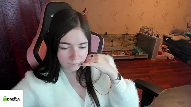 Snapshot of Crazy_forest_fairy chatting on February 22, 12:34 am Crazy forest fairy online show from February 22, 12:34 am