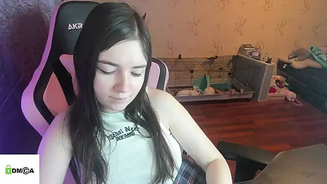 Snapshot of Crazy_forest_fairy chatting on February 22, 11:03 pm Crazy forest fairy online show from February 22, 11:03 pm