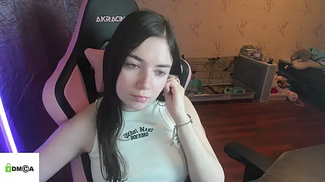 Snapshot of Crazy_forest_fairy chatting on February 23, 10:51 pm Crazy forest fairy online show from February 23, 10:51 pm