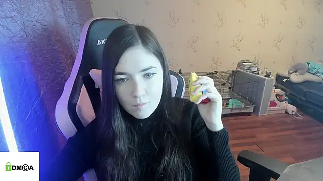 Snapshot of Crazy_forest_fairy chatting on February 24, 10:19 pm Crazy forest fairy online show from February 24, 10:19 pm