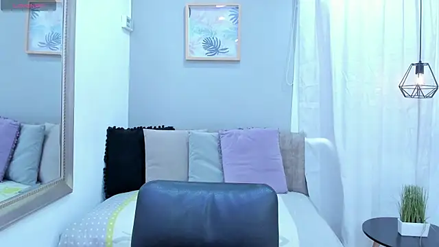  alaiasmile  online show from October 16, 11:22 am