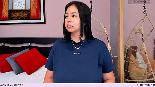  alaiasmile  online show from November 7, 11:43 am