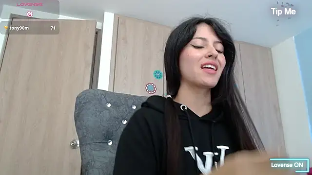 evatits 1 online show from February 11, 3:18 pm