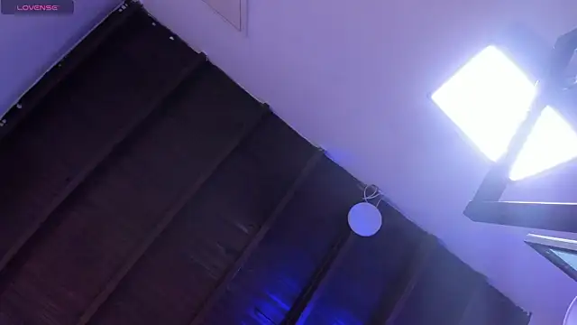 Snapshot of maye_wells chatting on December 19, 11:35 pm maye wells online show from December 19, 11:35 pm