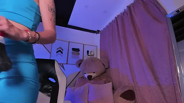 Snapshot of maye_wells chatting on January 30, 5:39 pm maye wells online show from January 30, 5:39 pm