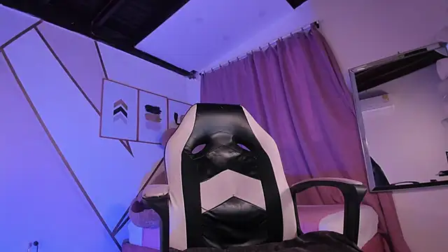 Snapshot of maye_wells chatting on February 21, 5:31 pm maye wells online show from February 21, 5:31 pm