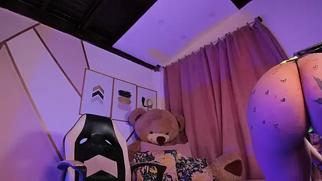 Snapshot of maye_wells chatting on February 27, 9:04 pm maye wells online show from February 27, 9:04 pm