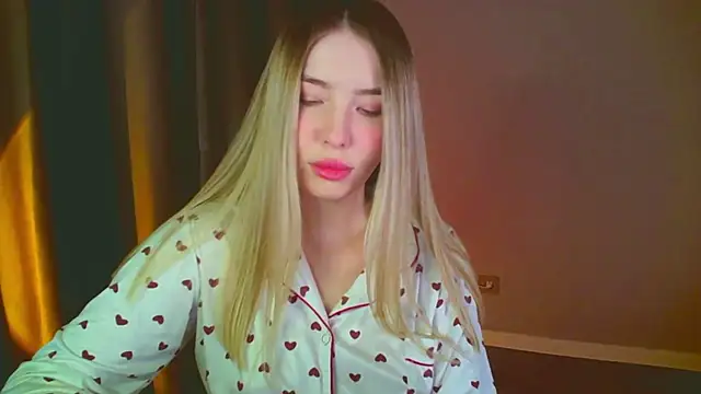 Snapshot of mia_raspberrie chatting on January 14, 10:17 am mia raspberrie online show from January 14, 10:17 am