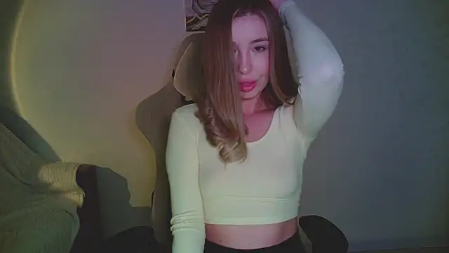 mia raspberrie online show from March 6, 9:33 pm