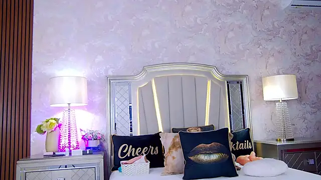 Issadorra online show from January 19, 7:01 am