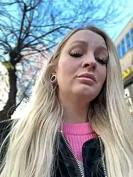 Teya moon  online show from December 3, 10:39 am