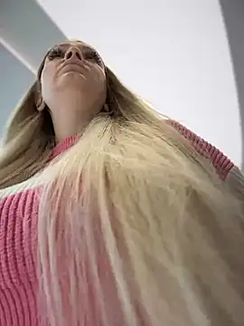 Teya moon  online show from December 12, 10:34 am