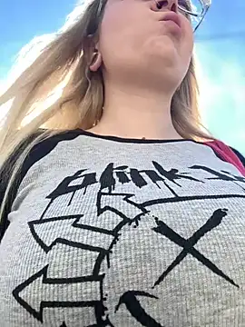 Teya moon  online show from March 13, 10:47 am