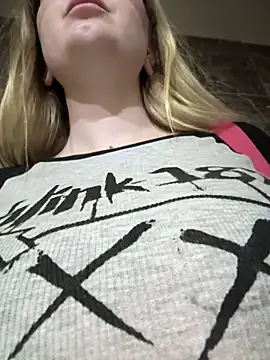 Teya moon  online show from March 13, 1:50 pm