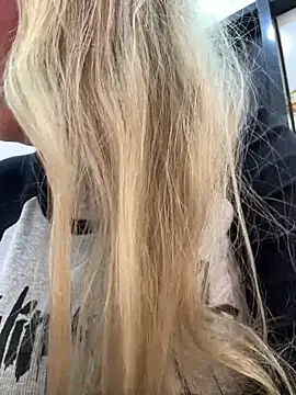 Teya moon  online show from March 17, 11:57 am