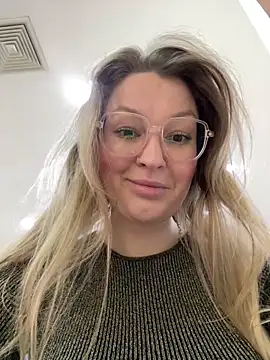 Teya moon  online show from April 9, 12:54 pm