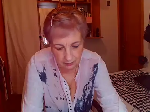Snapshot of Victoria5643 chatting on March 5, 8:10 pm Victoria5643 online show from March 5, 8:10 pm