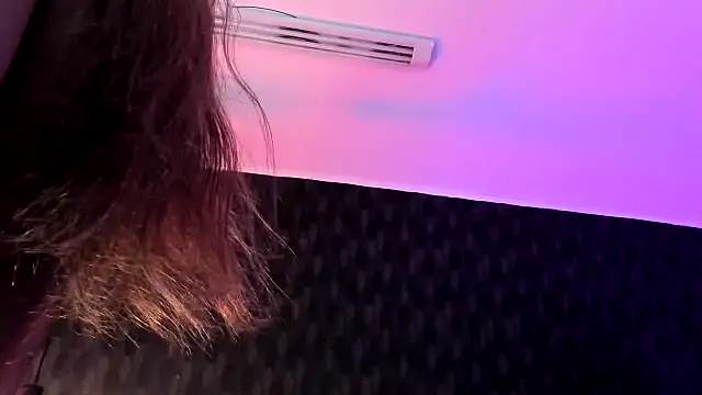 Snapshot of Anneth__M chatting on February 4, 10:45 pm Anneth M online show from February 4, 10:45 pm