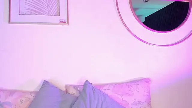 Snapshot of Anneth__M chatting on February 25, 7:47 pm Anneth M online show from February 25, 7:47 pm