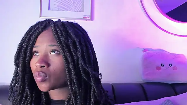 Snapshot of Anneth__M chatting on March 16, 4:20 am Anneth M online show from March 16, 4:20 am