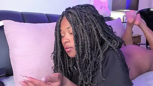 Snapshot of Anneth__M chatting on March 16, 7:26 am Anneth M online show from March 16, 7:26 am