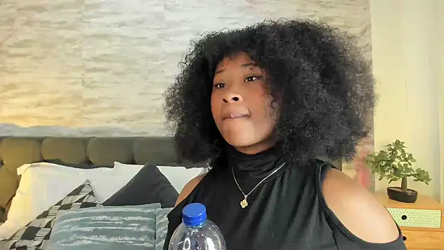 Snapshot of Anneth__M chatting on September 12, 7:36 pm Anneth M online show from September 12, 7:36 pm