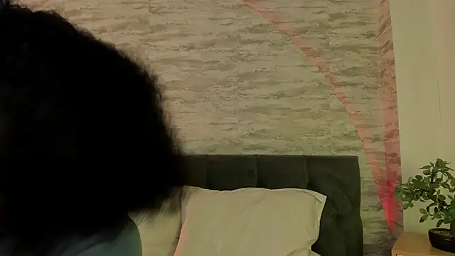 Snapshot of Anneth__M chatting on September 23, 7:39 pm Anneth M online show from September 23, 7:39 pm