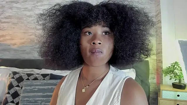 Snapshot of Anneth__M chatting on October 1, 7:42 pm Anneth M online show from October 1, 7:42 pm