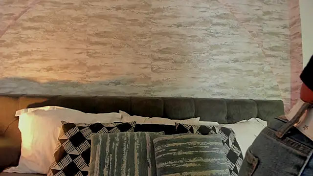 Snapshot of Anneth__M chatting on October 2, 7:43 pm Anneth M online show from October 2, 7:43 pm