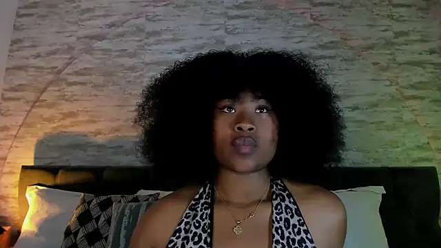 Snapshot of Anneth__M chatting on October 7, 7:33 pm Anneth M online show from October 7, 7:33 pm