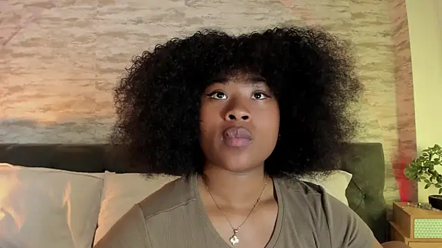 Snapshot of Anneth__M chatting on October 8, 7:33 pm Anneth M online show from October 8, 7:33 pm