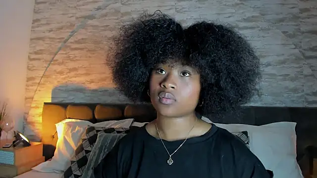 Snapshot of Anneth__M chatting on December 2, 7:42 pm Anneth M online show from December 2, 7:42 pm