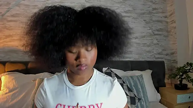 Snapshot of Anneth__M chatting on December 3, 7:34 pm Anneth M online show from December 3, 7:34 pm