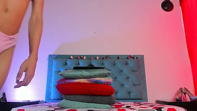 Snapshot of thamara26 chatting on February 8, 3:10 pm thamara26 online show from February 8, 3:10 pm