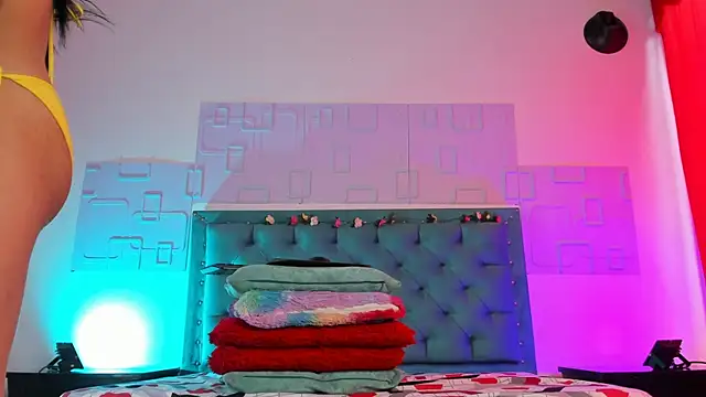 Snapshot of thamara26 chatting on February 18, 3:21 pm thamara26 online show from February 18, 3:21 pm