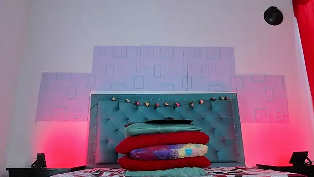 Snapshot of thamara26 chatting on March 4, 2:10 pm thamara26 online show from March 4, 2:10 pm