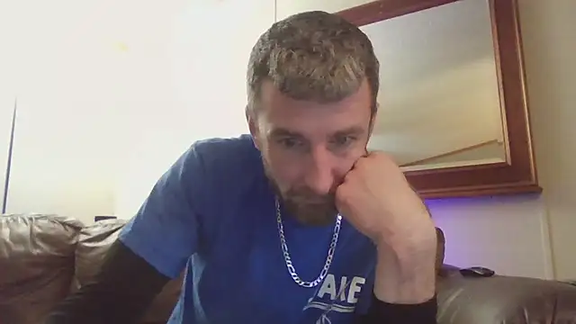 Snapshot of HungStud4You chatting on January 19, 5:28 pm HungStud4You online show from January 19, 5:28 pm