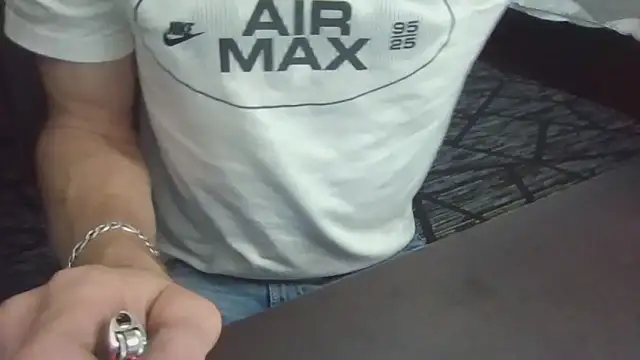 Snapshot of HungStud4You chatting on October 1, 12:38 am HungStud4You online show from October 1, 12:38 am