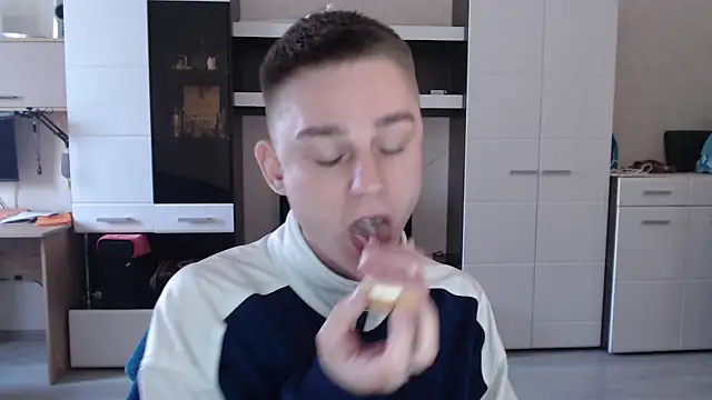 angryzan online show from January 14, 7:17 am