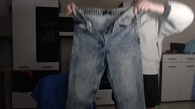 angryzan online show from February 4, 4:15 am